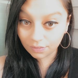 Meet your Posher, Cortney